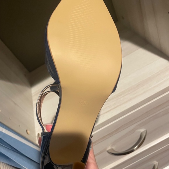 Navy patent leather pumps - Picture 3 of 3